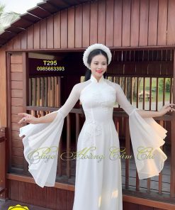 Áo dài thiết kế Hoa Nắng trắng mã T295 Hoàng Cẩm Chi