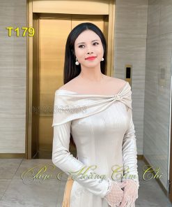 Áo dài thiết kế Thiên Nhã màu da mã T179 Hoàng Cẩm Chi