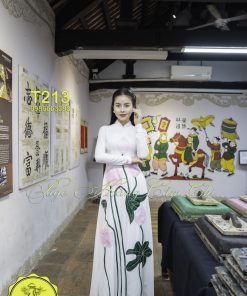Áo dài thiết kế Sen Việt Truyền Thống trắng mã T213 Hoàng Cẩm Chi