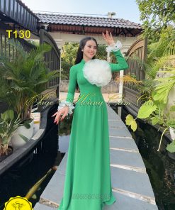 Áo dài thiết kế Hoa Mật màu xanh lá mã T130 Hoàng Cẩm Chi