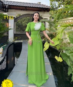 Áo dài thiết kế mã T132 màu xanh lá Hoàng Cẩm Chi